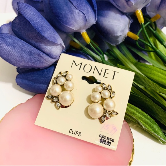 🌹Vintage Monet Gold crystal Pearl clip earring - Picture 17 of 17